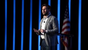 Wapres AS Vance Sebut Uji Coba Persenjataan Nuklir Penting untuk Keamanan Nasional