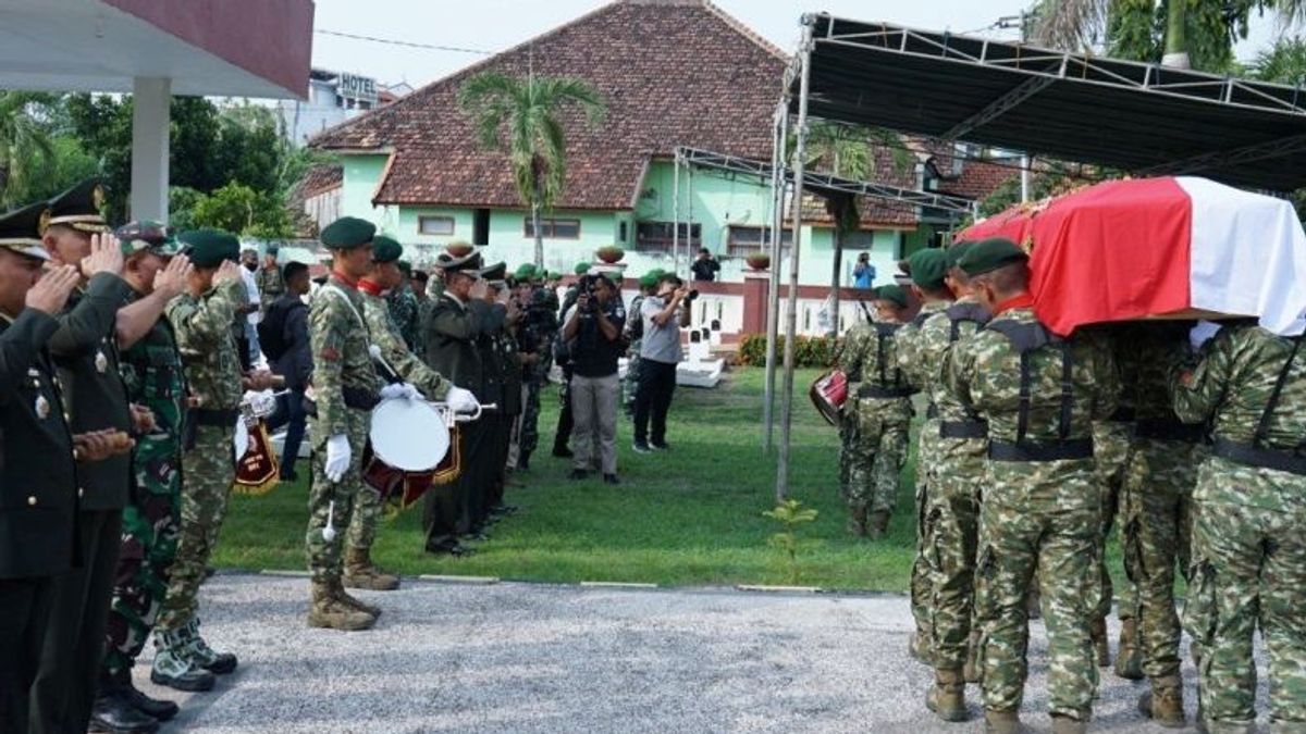 Jenazah Kopda Anumerta Probo Siniwoko Korban Penembakan KKB Dimakamkan di TMP Madiun