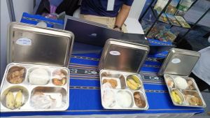 Ingatkan Kasus Siswa Keracunan Menu MBG, Gubernur Jambi Minta Ahli Gizi Cermat 