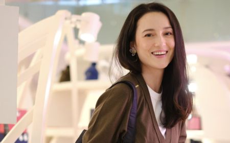 Prioritaskan Kenyamanan, Tips Padu Padan Outfit ala Julie Estelle