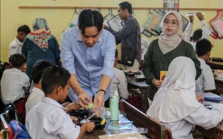 Muncul Penipuan Makan Bergizi Gratis, DPR: Jangan Sampai Buat Masyarakat Pesimis