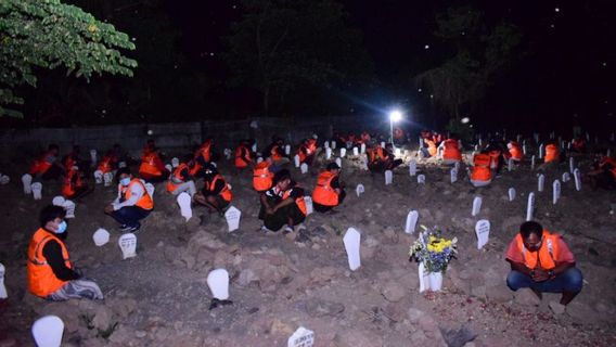 Health Protocol Violators Sentenced To Pray At The Tomb Of COVID-19 Victims To Give Up