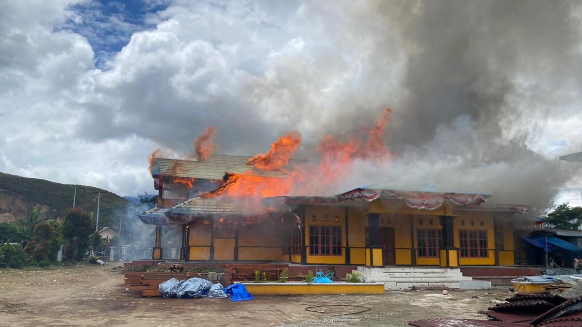 Dogiyai Regent's Office In Papua Burned, Police Investigate The Cause