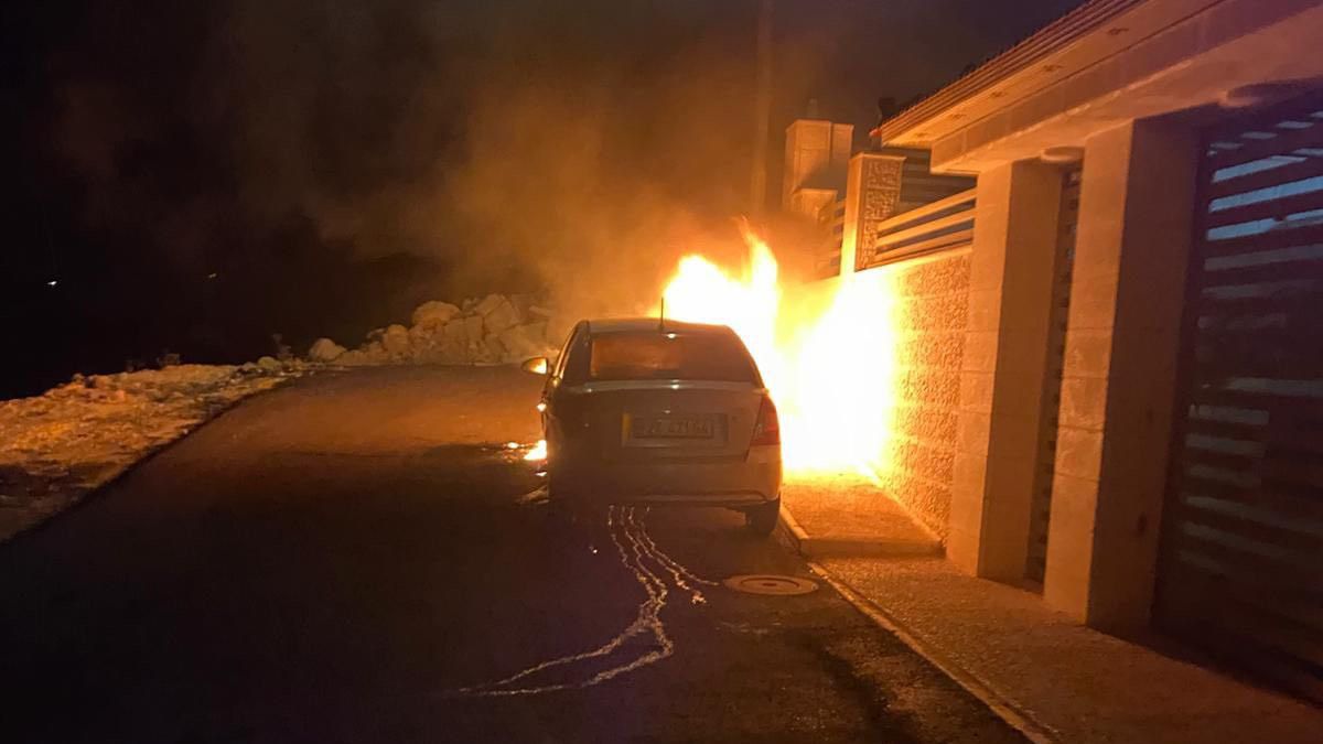 Pemukim Ilegal Israel Serang Desa Kristen Palestina di Tepi Barat, 2 Mobil Dibakar