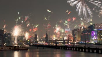 スマトラの災害への共感、NTBのマトラム市は2026年の新年明けましておめでとうございます