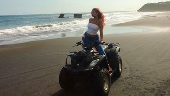 6 Exciting Portraits Of Zahwa Massaid Vacationing In Bali, Appearing Badass Riding ATV On The Beach