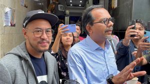 Didampingi Haris Azhar, Pandji Pragiwaksono Jalani Klarifikasi di Polda Metro Jaya