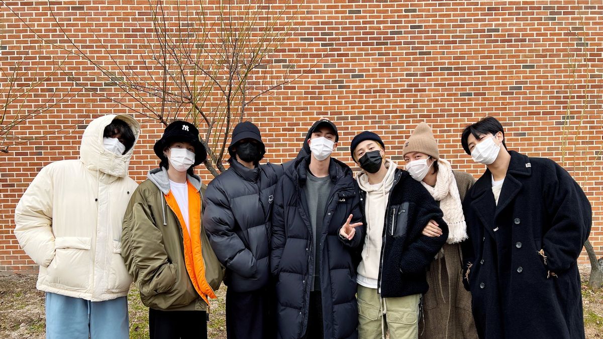 Peluk Erat, BTS Antar Jin ke Kamp Militer Hari Ini