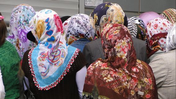 9 Février Sur L’histoire : L’interdiction Du Foulard En Turquie Assouplie En Raison De Deux Amendements à La Constitution