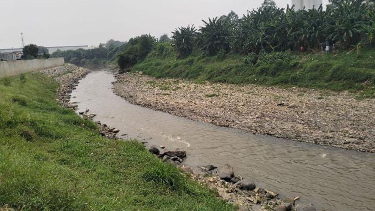 Des bruits de tir soupçonnés d’avoir déclenché 7 jeunes ont salué à Kali Bekasi