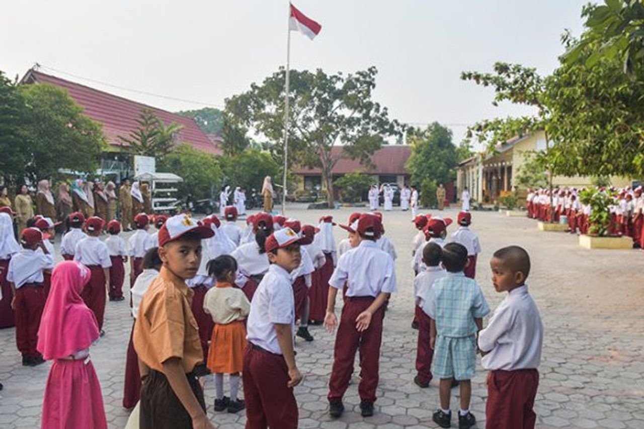 教師組合は、ナディエム教育文化大臣を支援するための3つのメモを与え、小学校入学要件のカリストテストを削除する