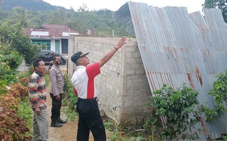 Rumah Warga Rusak Diterjang Angin Kencang di Solok Sumbar