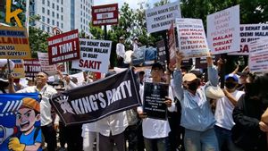 Pelaku Usaha Hiburan Demo Raperda KTR di DPRD DKI, Khawatir Matikan Usahanya 