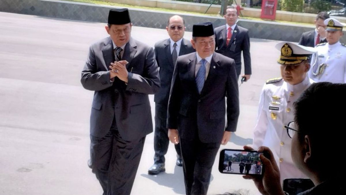 SBY से JK ने पूर्व रक्षा मंत्री जुवोनो सुदर्सन को सम्मान दिया