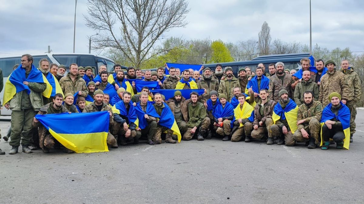 Orthodox Easter, Ukraine Returns 130 Troops In Prisoner Swap With Russia