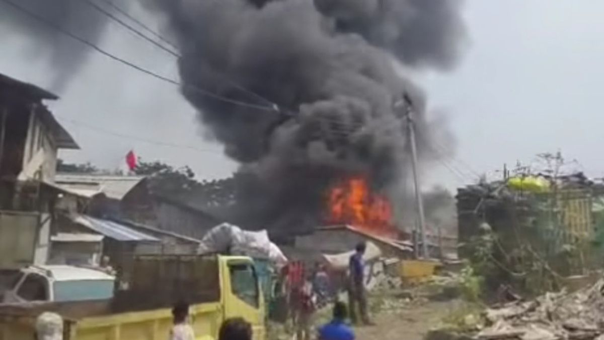 Las Ketok Workshop In Kembangan, West Jakarta Burns