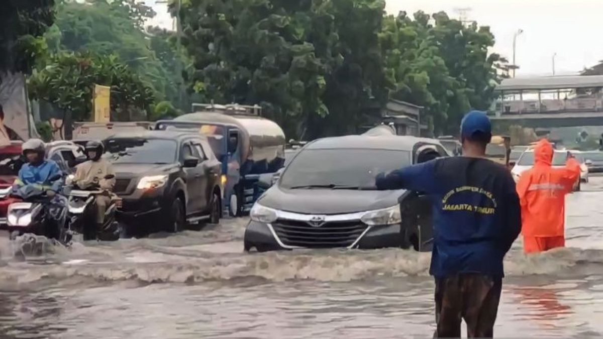 ジャカルタ大雨、ジャランディパンジャイタンジャクティム水没洪水50 Cm