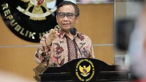 Dikritik Asyik Nonton Ikatan Cinta, Keseriusan Mahfud MD Bantu Jokowi Tangani COVID-19 Dipertanyakan