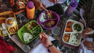 Indef: برنامج الأكل المغذي المجاني Prabowo-Gibran يحتاج إلى إشراك الشركات المتناهية الصغر والصغيرة والمتوسطة