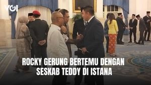 Bertemu dengan Seskab Teddy di Istana, Rocky Gerung Berikan Pesan