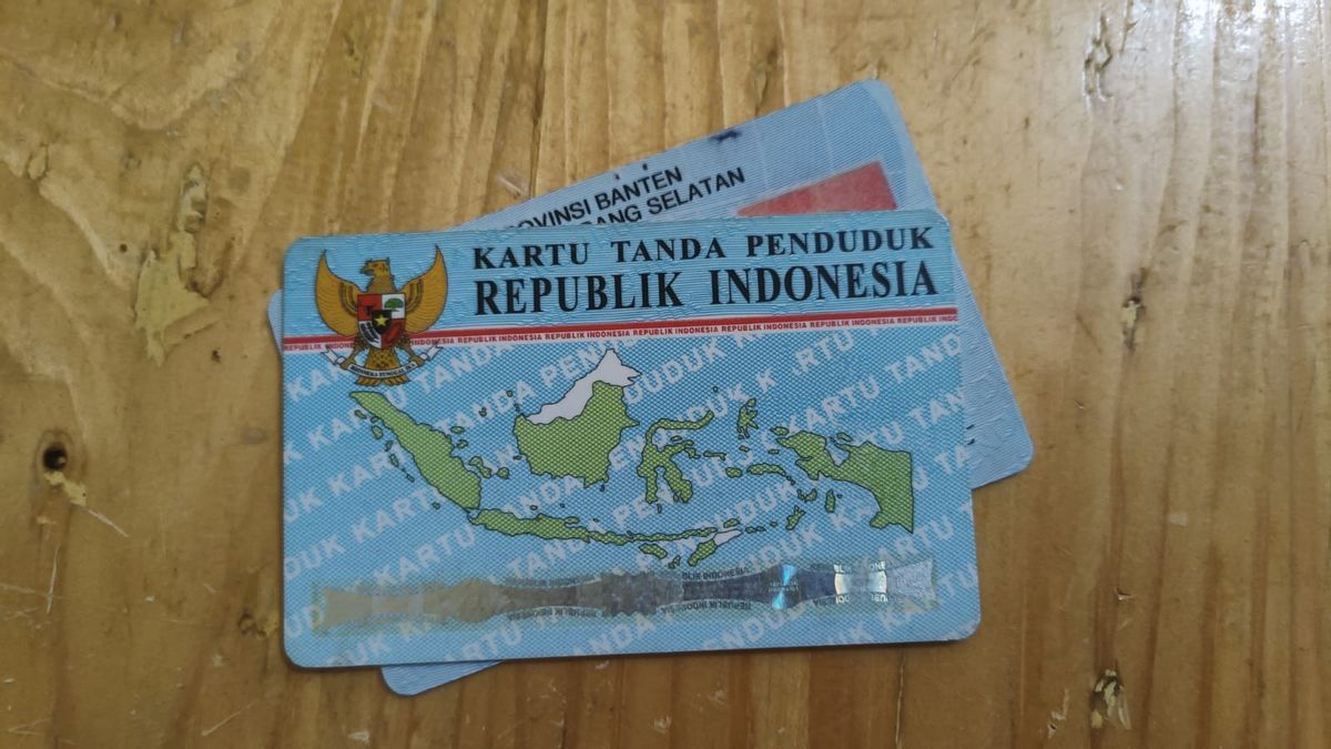 Le gouvernement provincial de DKI a noté que 243 000 résidents de Jakarta vivant à l’extérieur de la zone ont déplacé des cartes d’identité
