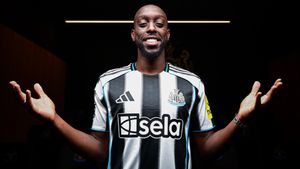 Alexander Isak Pergi, Newcastle Selesaikan Transfer Yoane Wissa Senilai Rp1,2 Triliun