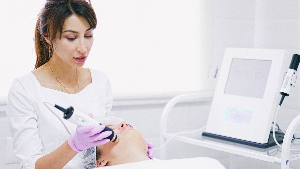 Jangan Sembarangan, Ini Tips Memilih Klinik Kecantikan yang Aman dari Ahli