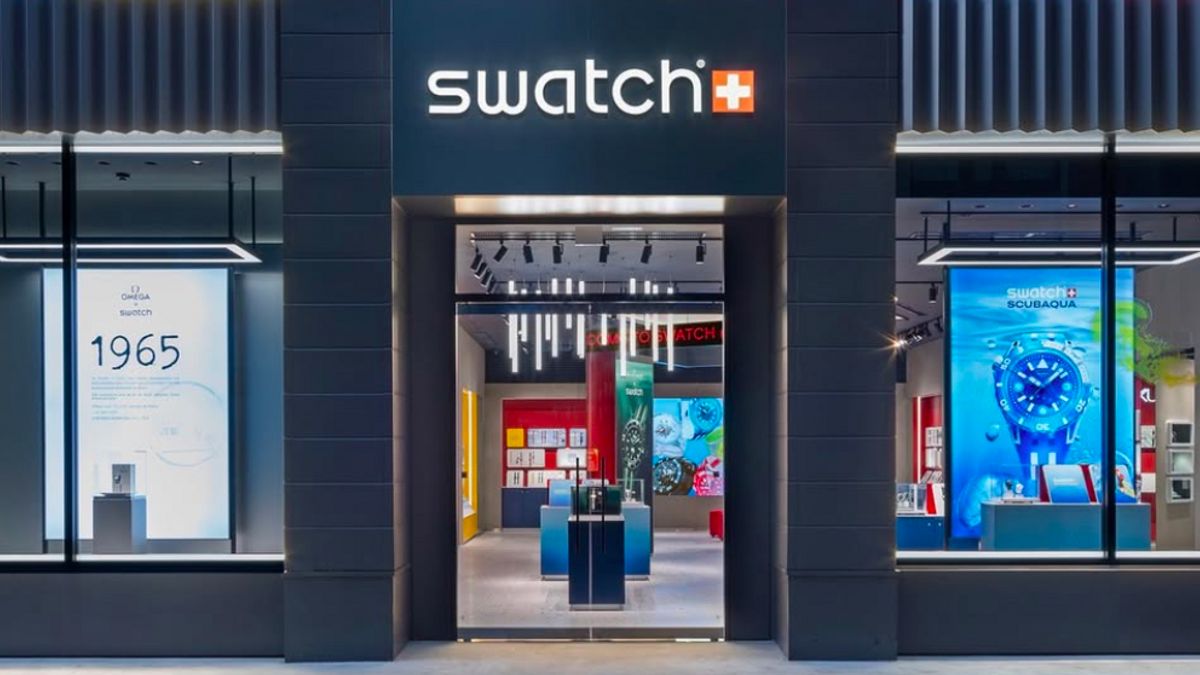 Dikecam Usai Tampilkan Model Bergestur Mata Sipit, Swatch Minta Maaf