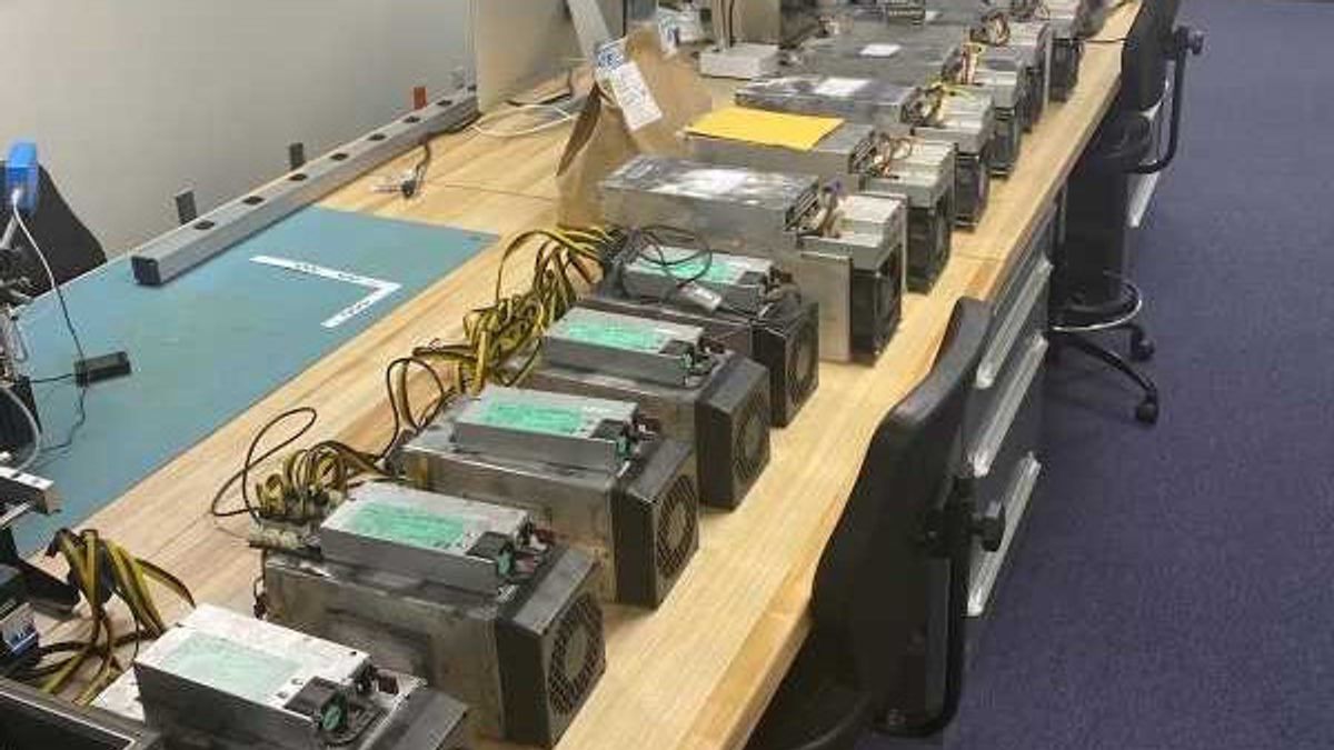 Former Facility Worker In Massachusetts Allegedly Implementing Illegal Crypto Mining In School Rooms