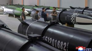 Kim Jong-un Tinjau Pusat Produksi Rudal Korea Utara