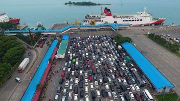 Attention! Homecomers Enter Bakauheni Port Without Ship Tickets Will Be Turned Back