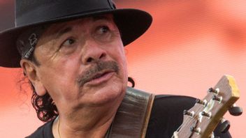 Dehydration, Santana Gitarist Pingsan During Concerts In America