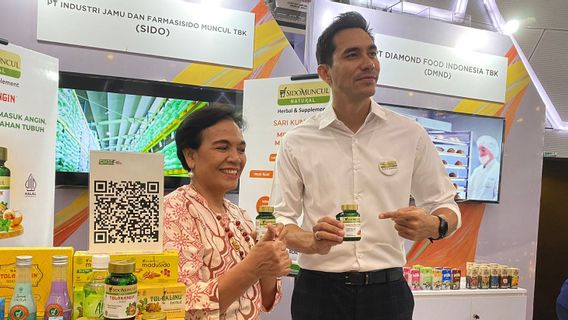 Cerita Darius Sinathrya Tertarik Menggunakan Produk Herbal Sido Muncul