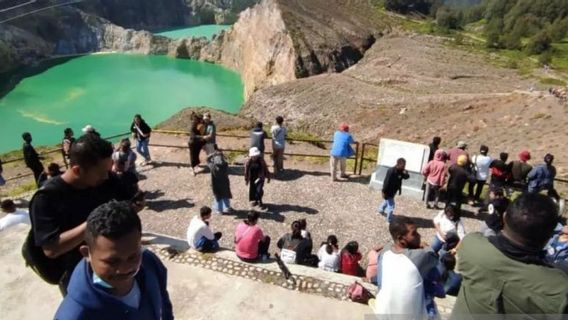 Tourists Visiting Kelimutu National Park Reaches 4,545 Ossang