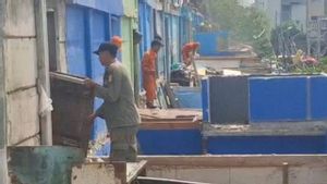 35 Bangunan Liar Tempat Prostitusi di Gang Royal Tambora Dibongkar Warga dan Aparat Gabungan