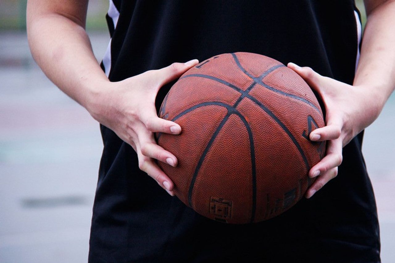 Lay Up Dalam Permainan Bola Basket