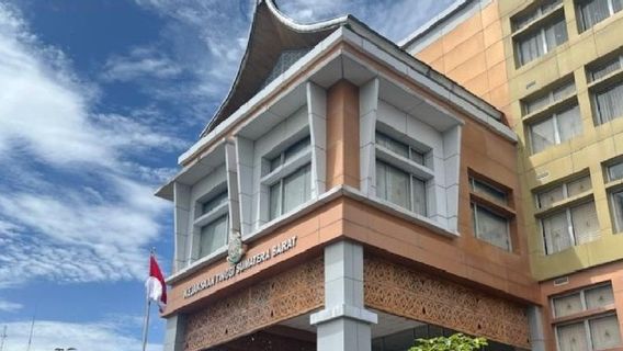 Tersangka Korupsi Pengadaan Alat Praktik SMK Disdik Sumbar Buron, Kejati Imbau Serahkan Diri