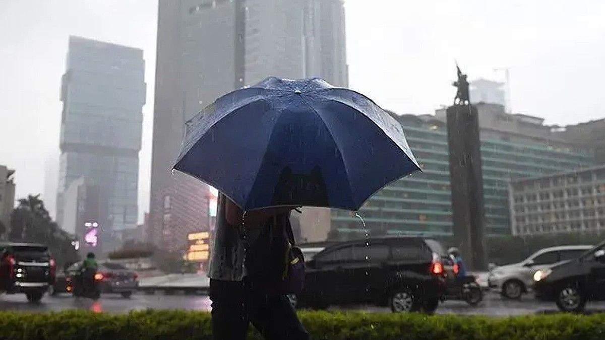 Prêt à parapluie, tout DKI Jakarta devrait pleuvoir cet après-midi
