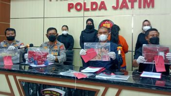شرطة جاوة الشرقية تعتقل مامي أمبار مونسيكاري الذي باع عشرات النساء في لوماجانغ