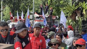 Tuntut UMP DKI Rp6 Juta, Buruh Iri Upah Minimum Bekasi-Karawang Lebih Tinggi dari Jakarta