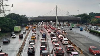 300万辆车在2024年圣诞节和新年期间预计将穿越Tangerang-Merak收费公路