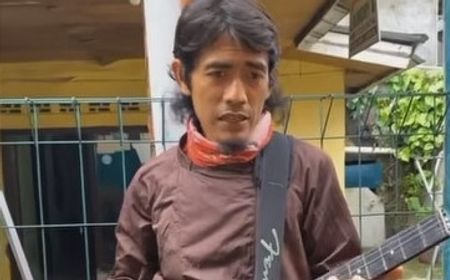 Tirukan Rhoma Irama, Pengamen Ini Berhasil Hibur Banyak Orang