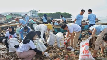 全国廃棄物の日を記念して、パヤンパンジャンバンダルランプンビーチがクリーンアップされました