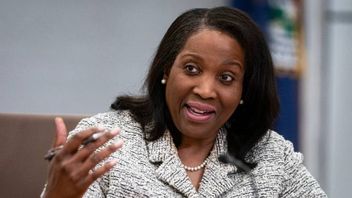 Trump révoque la gouverneure de la Fed, Lisa Cook, ce qui aura un impact sur les roupies et les SBN