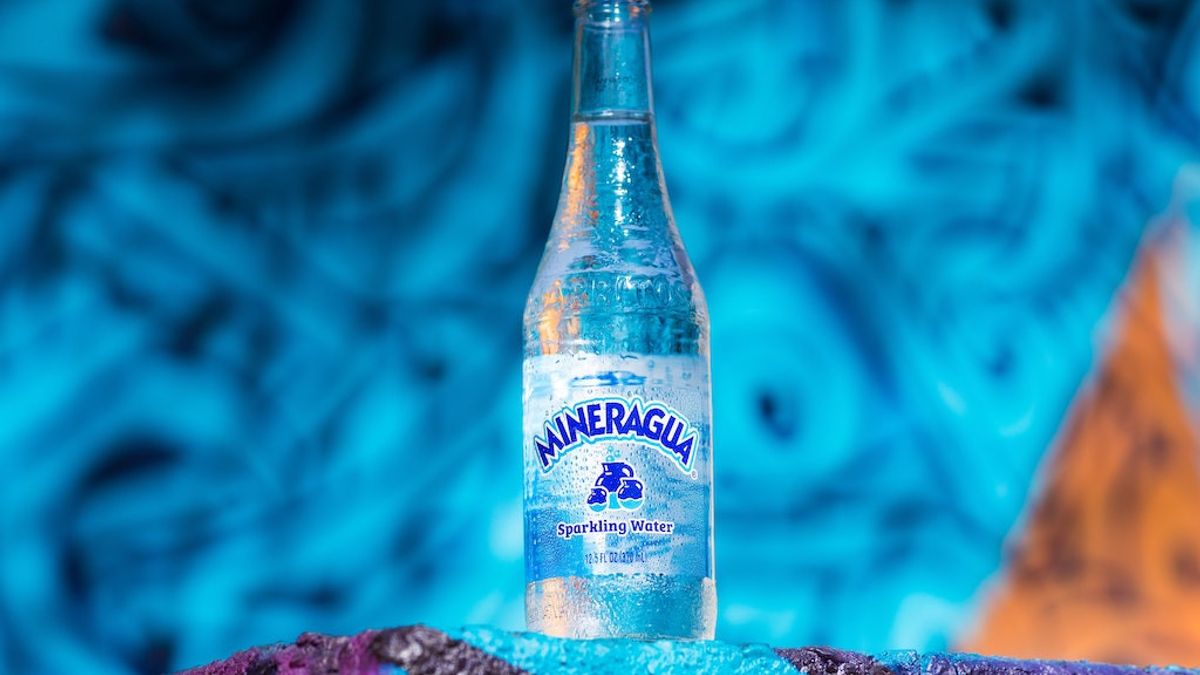 Is Sparkling Water Better Than Regular Drinking Water?