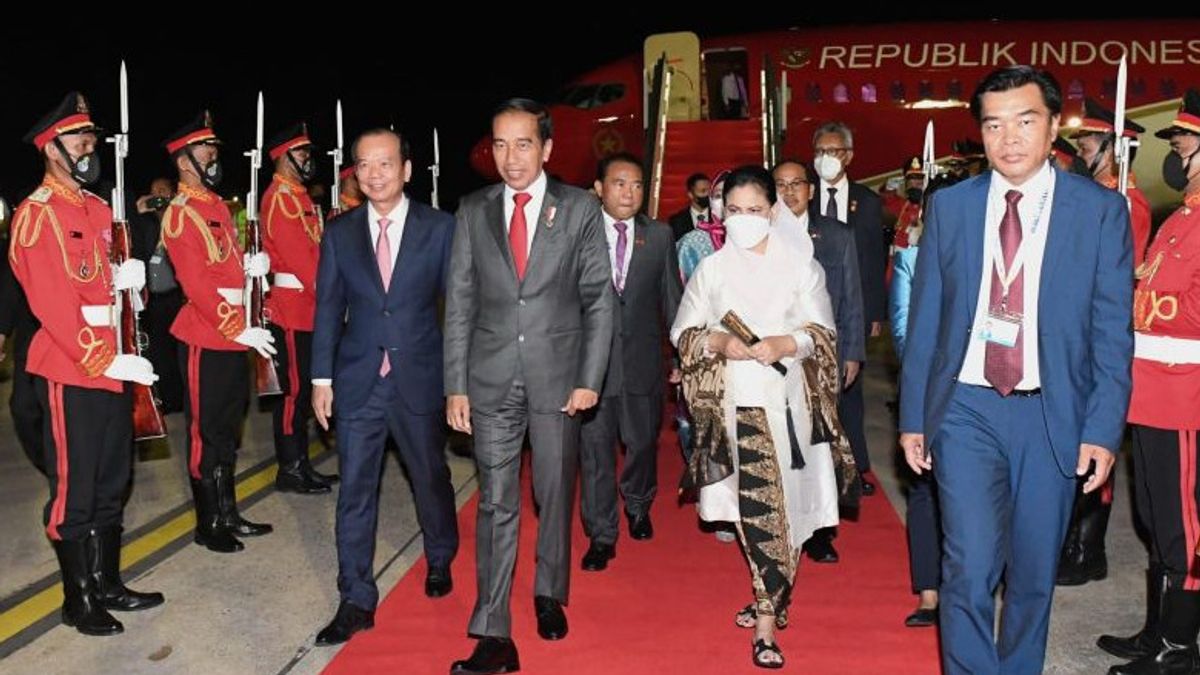 Jelang Pertemuan Bilateral KTT ASEAN, Jokowi Sambangi Raja Kamboja Norodom Sihamoni