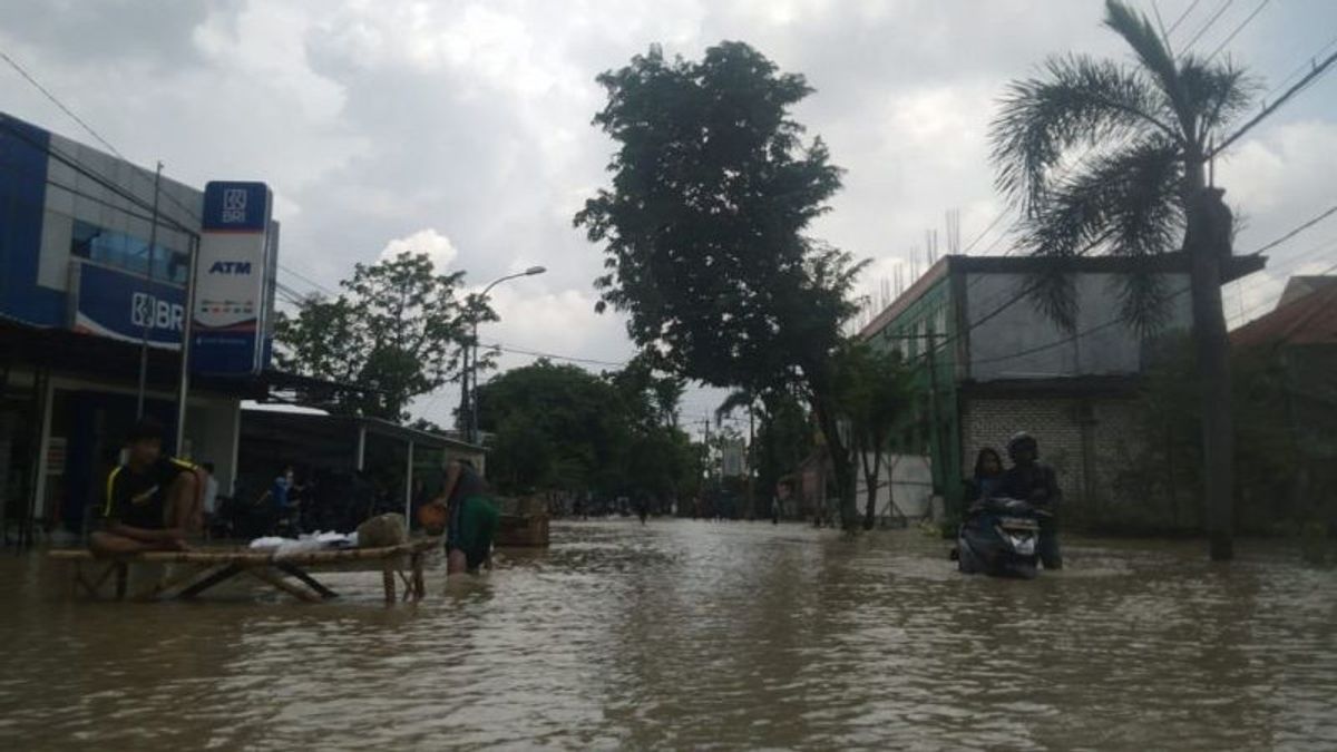 L’inondation De Kali Lamong Imprègne 15 Villages à Gresik