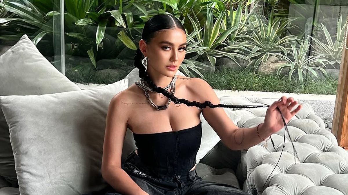 Agnez Mo Uploads Candra Darusman's Explanation Regarding Who Must Pay Royalties