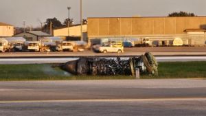 Mesin Pesawat Copot di Udara: Kargo UPS Jatuh dan Meledak di Louisville, 11 Orang Tewas