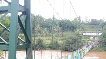 茂物摄政政府与柯达姆三世/西里旺吉的印尼国民军合作，制定了建造30座吊桥的目标 